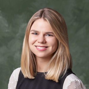 Meet your Posher, Caroline